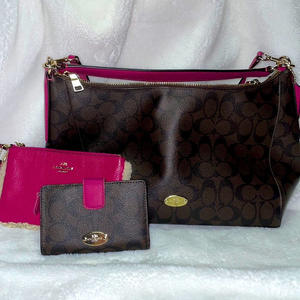 Coach purse with wristlet and small wallet